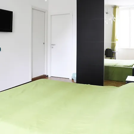 B&B Trieste Plus فندق مبيت وإفطار 3*